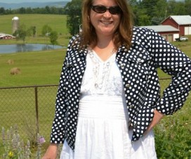How to to wear a white dress for plus size women over 40