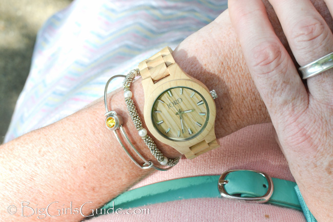 Jord wood watch review Plus Size Causal Fashion from BigGirlsGuide.com plus size blogger Sherry Aikens 