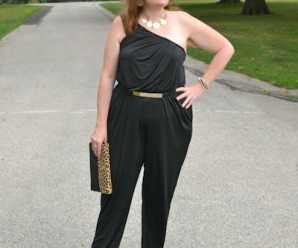 How to wear a Plus Size Jump sute Plus Size Blogger Sherry Aikens form BigGirlsGuide in a 2x Jumpsuit