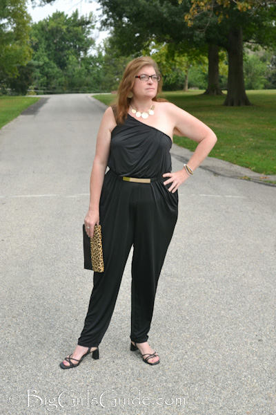 How to wear a Plus Size Jump sute Plus Size Blogger Sherry Aikens form BigGirlsGuide in a 2x Jumpsuit