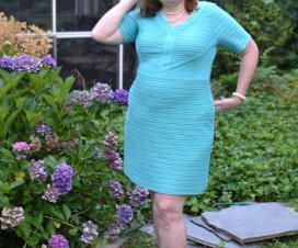 Plus size dress fashion for womens over 40 Plus size fashion blogger Sherry Aikens womens plus size fashion